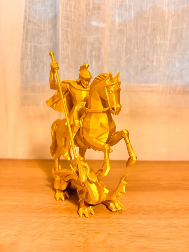 São Jorge dourado impresso em 3D